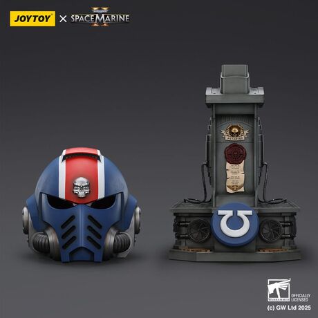 Ultramarines Lieutenant Titus Helmet Replica 1/1 with Display Stand 44 cm
